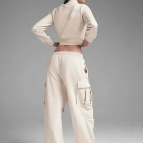 SKIMS Cream Wide Leg Cargo Pants NWT color Buff - Picture 2 of 3